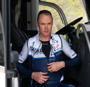 La ropa interior UYN llega al ciclismo con el Israel y Chris Froome