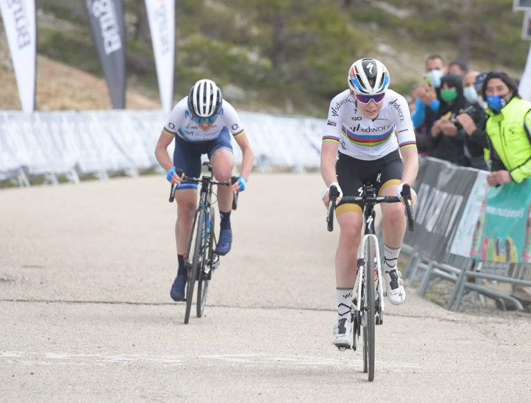 Vuelta Burgos: Van der Breggen, la mejor en Lagunas de Neila