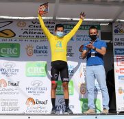 Vuelta Alicante: Yurgen Ramírez gana en Cuevas de Canelobre