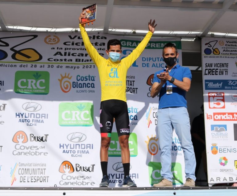 Vuelta Alicante: Yurgen Ramírez gana en Cuevas de Canelobre