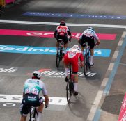 caleb-ewan-giro-italia-2021-etapa5-meta