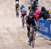 egan-bernal-ineos-giro-2021-sterrato