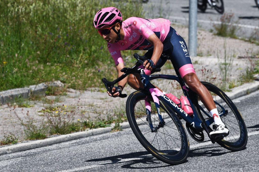 egan-bernal-ineos-pinarello-giro-italia-2021