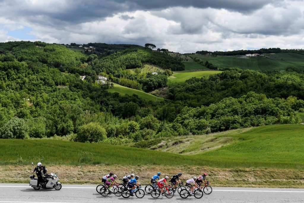giro-italia-2021-etapa9-escapados