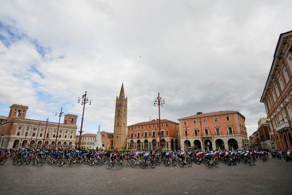 giro-italia-2021-peloton