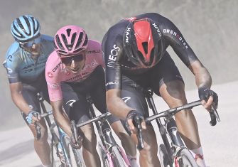 giro-italia-2021-sterrato-bernal-gorka-izagirre-6