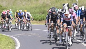 giro-italia-2021-sterrato-peloton-11
