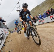 jai-hindley-team-dsm-giro-italia-2021-abandono