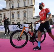 mikel-landa-bahrain-giro-italia-2021-presentacion