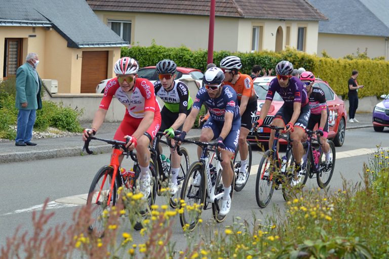 roger-adria-kern-pharma-boucles-mayenne-2021