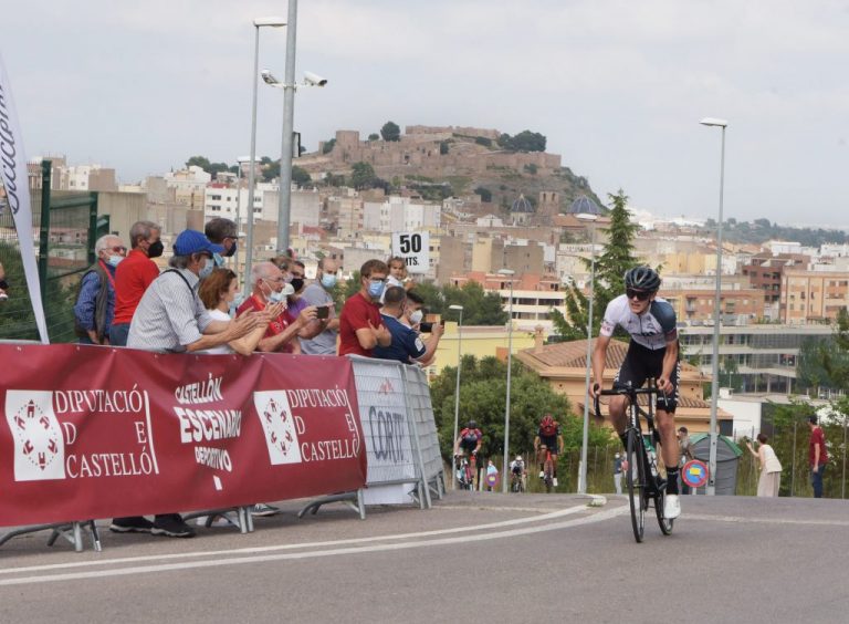 Volta Castelló: Igor Arrieta gana en Onda