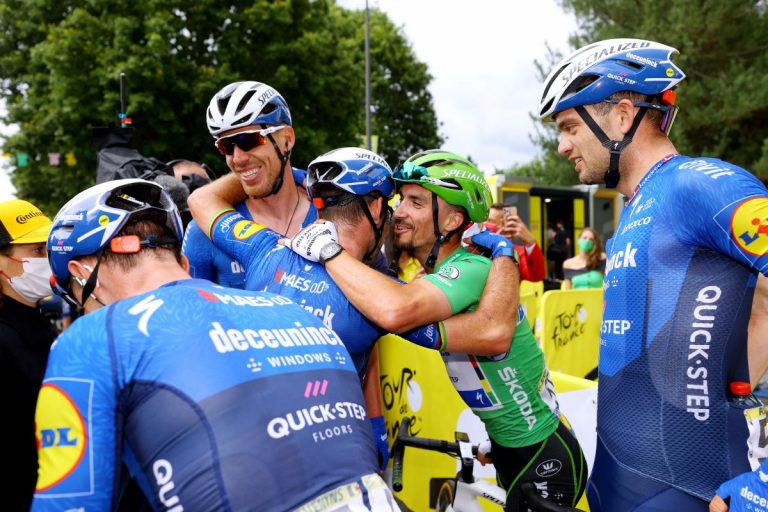 deceuninck-quick-step-equipo-tour-francia-2021-etapa4