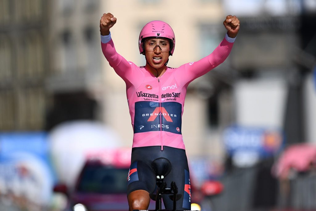 egan-bernal-ineos-grenadiers-giro-italia-2021