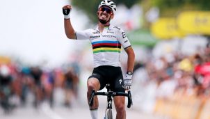 julian-alaphilippe-deceuninck-quickstep-tour-francia-2021-etapa1-meta