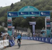 Adriatica Ionica Race: Lorenzo Fortunato vence en Cima Grappa