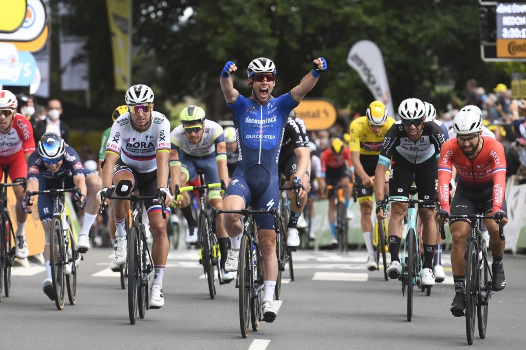 mark-cavendish-deceuninck-tour-francia-2021-etapa4-meta