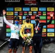 richie-porte-alexey-lutsenko-geraint-thomas-criterium-dauphine-2021-podio