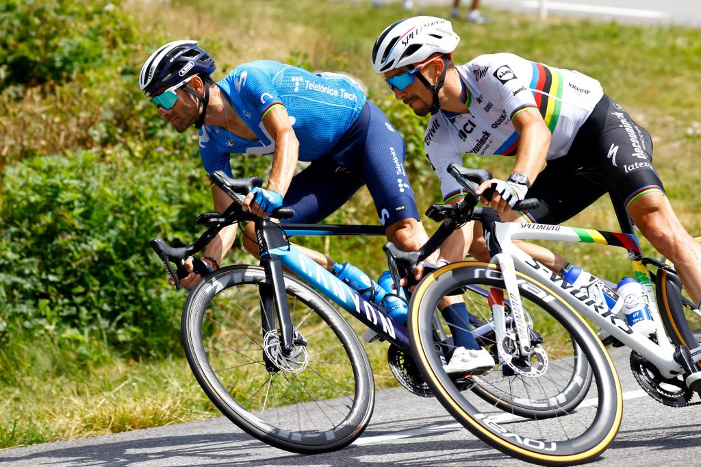 alejandro-valverde-julian-alaphilippe-tour-francia-2021-andorra