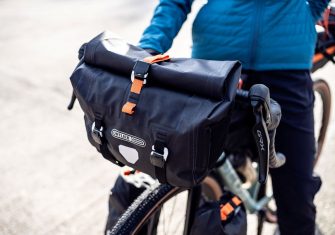 El ‘bikepacking’ perfecto con Ortlieb: Las bolsas esenciales para tu aventura