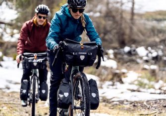 El ‘bikepacking’ perfecto con Ortlieb: Las bolsas esenciales para tu aventura