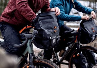 El ‘bikepacking’ perfecto con Ortlieb: Las bolsas esenciales para tu aventura