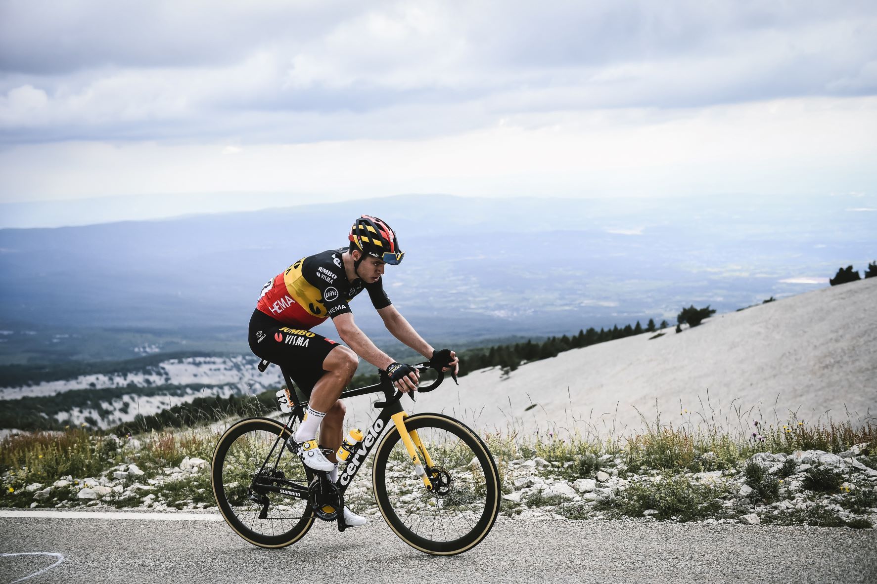 Tour de Francia Van Aert y Vingegaard se exhiben en el Mont Ventoux