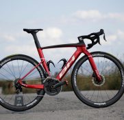 La nueva BH Aerolight, en la Vuelta a España con el Burgos BH