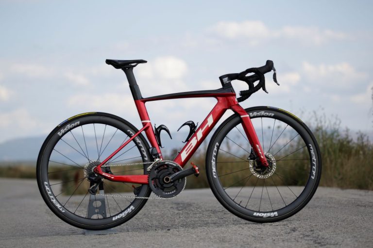 La nueva BH Aerolight, en la Vuelta a España con el Burgos BH