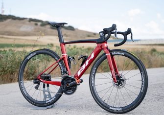 La nueva BH Aerolight, en la Vuelta a España con el Burgos BH