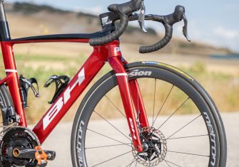 La nueva BH Aerolight, en la Vuelta a España con el Burgos BH