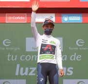 Egan Bernal, en la UCI sedado con múltiples fracturas