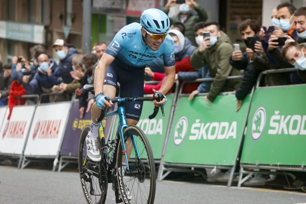 alex-aranburu-astana-2021-movistar-team-2024