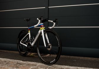 La Cannondale SuperSix de Elisa Balsamo: Un arcoíris con personalidad