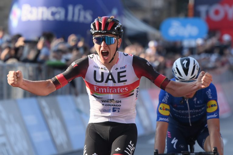 Il Lombardia: Tadej Pogacar se corona (Vídeo)