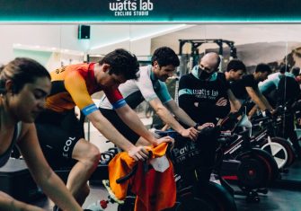 Un entrenador en vivo y sin salir de casa: Descubrimos el ‘Live Coach’ de Watts Lab y Bkool