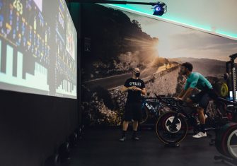 Un entrenador en vivo y sin salir de casa: Descubrimos el ‘Live Coach’ de Watts Lab y Bkool