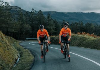 Euskaltel-Euskadi presenta su nueva equipación 2022