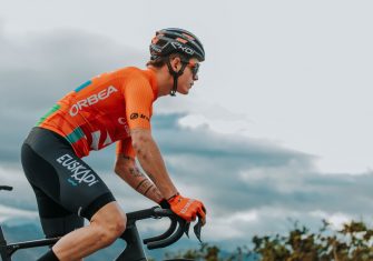 Euskaltel-Euskadi presenta su nueva equipación 2022