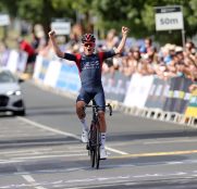 Australia: Luke Plapp da la primera victoria del año al Ineos Grenadiers (Vídeo)