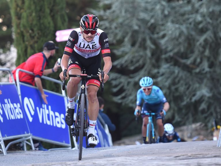 Vuelta a Andalucía: Alessandro Covi gana en Alcalá la Real