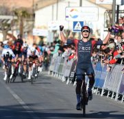 Vuelta Andalucía: Magnus Sheffield gana en Baza
