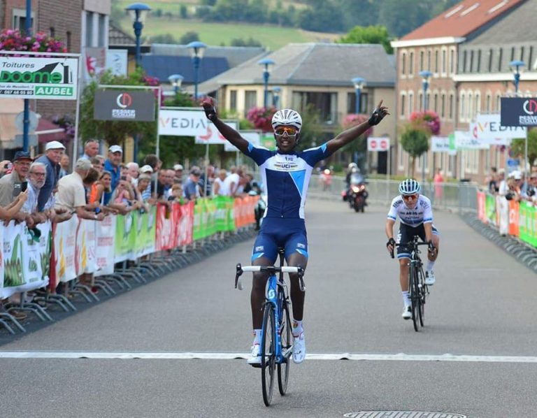 Girmay y el día que batió mano a mano a Evenepoel