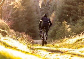 Cadex AR: Un paso decisivo en el gravel con ruedas, cubiertas y un manillar