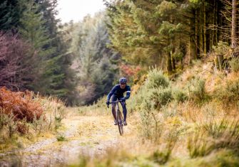 Cadex AR: Un paso decisivo en el gravel con ruedas, cubiertas y un manillar