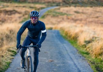 Cadex AR: Un paso decisivo en el gravel con ruedas, cubiertas y un manillar