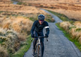 Cadex AR: Un paso decisivo en el gravel con ruedas, cubiertas y un manillar