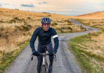 Cadex AR: Un paso decisivo en el gravel con ruedas, cubiertas y un manillar
