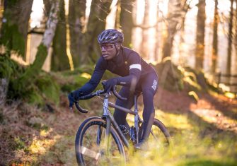 Cadex AR: Un paso decisivo en el gravel con ruedas, cubiertas y un manillar