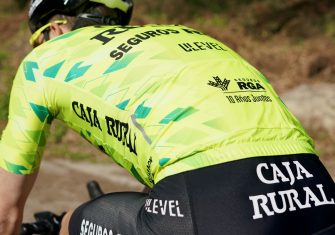 Caja Rural-RGA, diez años: Un nuevo maillot para entrenar