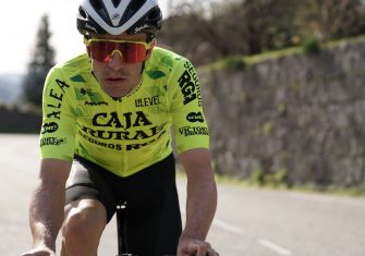 Caja Rural-RGA, diez años: Un nuevo maillot para entrenar